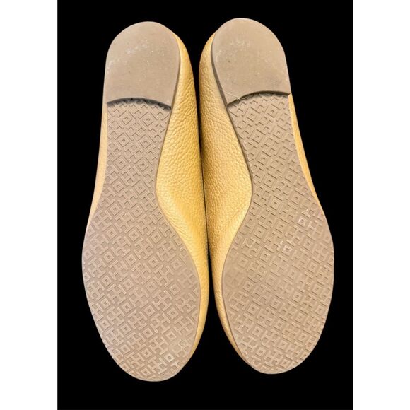 Tory Burch Classic Flats Size 9.5 Tan Gold Medallion Comfortable - Picture 14 of 14